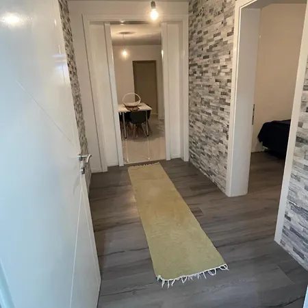 Emina 1 Apartment Doglodi